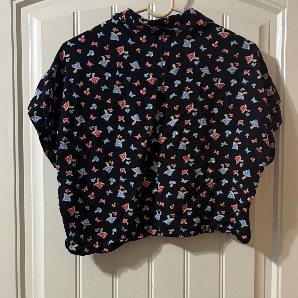Hot Topic Black Mushroom Print Button-Down Shirt - Picture 2 of 2